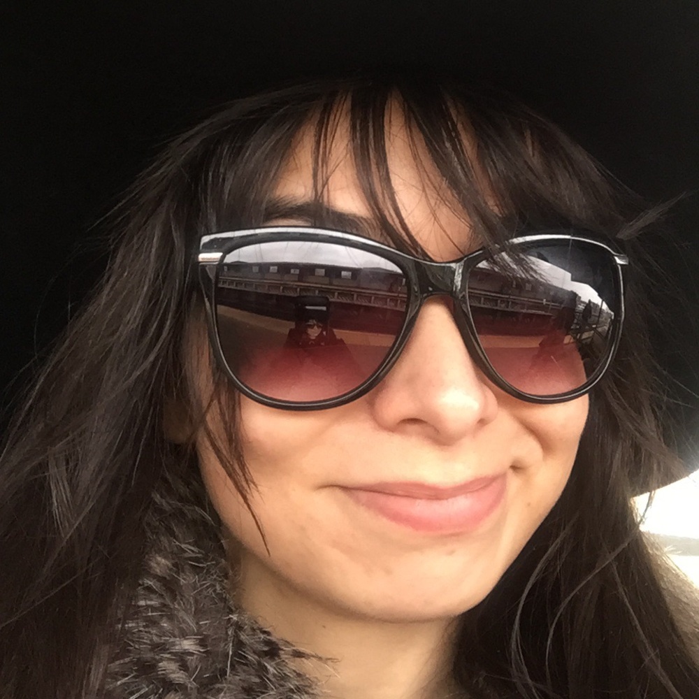 Meet your Posher, Caroline
